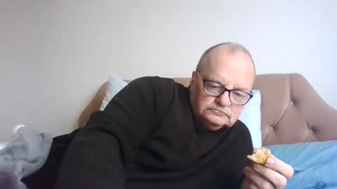 old_fkr online show from 01/05/25, 11:04