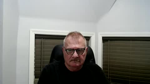 Snapshot of oldguybigd chatting on 06/19/26, 04:17 oldguybigd online show from 06/19/26, 04:17