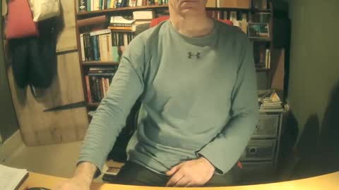 Snapshot of oldhairybastard chatting on 01/01/25, 08:13 oldhairybastard online show from 01/01/25, 08:13