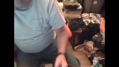 oldman196262 online show from 11/24/25, 09:47