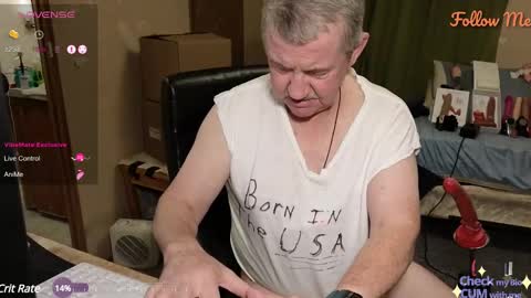 Snapshot of oldnewfun chatting on 02/15/25, 02:04 oldnewfun online show from 02/15/25, 02:04