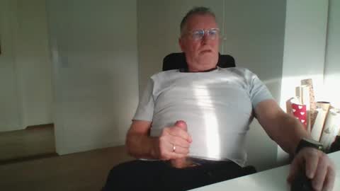 Snapshot of oldth chatting on 01/09/25, 11:03 oldth online show from 01/09/25, 11:03