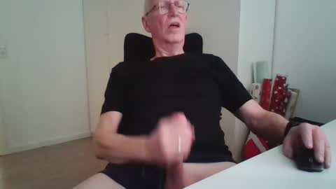 Snapshot of oldth chatting on 01/14/26, 09:26 oldth online show from 01/14/26, 09:26