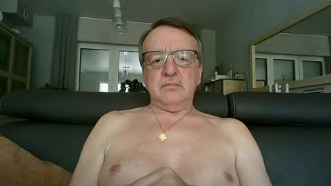 oldtimer160162493 online show from 06/17/26, 01:01