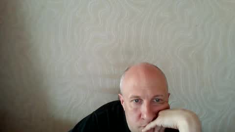 Snapshot of oleg365 chatting on 04/02/26, 08:01 figaro online show from 04/02/26, 08:01