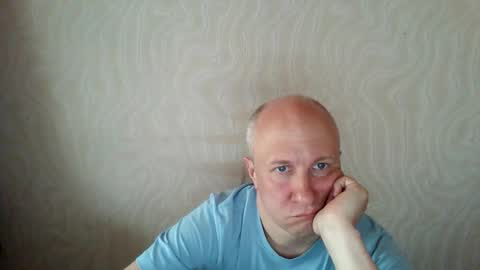 Snapshot of oleg365 chatting on 04/09/26, 01:27 figaro online show from 04/09/26, 01:27