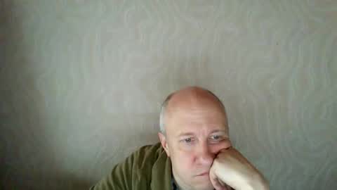 Snapshot of oleg365 chatting on 04/20/26, 05:43 figaro online show from 04/20/26, 05:43