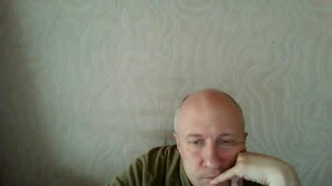 Snapshot of oleg365 chatting on 04/23/26, 10:03 figaro online show from 04/23/26, 10:03