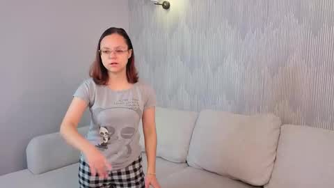 Snapshot of oleneweir chatting on 11/14/25, 11:09 Stella online show from 11/14/25, 11:09