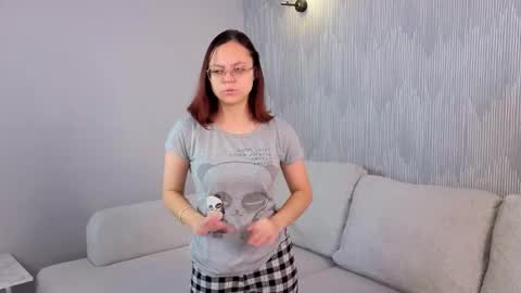Snapshot of oleneweir chatting on 11/15/25, 11:07 Stella online show from 11/15/25, 11:07