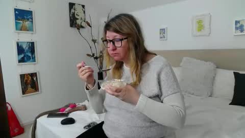 Olga Pavlova online show from 04/07/26, 06:03