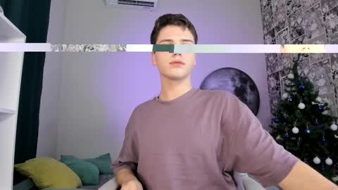 Snapshot of olie_sparkle chatting on 12/15/25, 09:41 Olie online show from 12/15/25, 09:41