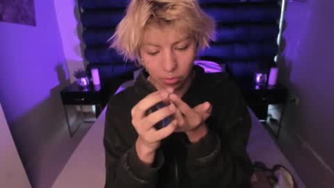 oliiverr22 online show from 12/15/25, 11:58