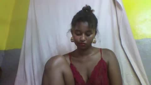 olinah610 online show from 01/16/26, 05:33