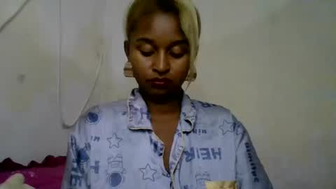 olinah610 online show from 06/09/26, 11:33