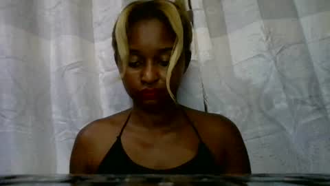 olinah610 online show from 07/08/26, 07:24