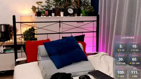 OliSunny Olivia online show from 12/31/24, 09:10