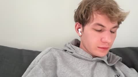 Oliver Beck online show from 01/06/25, 03:09