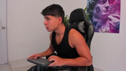 Oliver bray online show from 12/16/24, 05:00