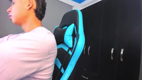 Oliver bray online show from 10/21/25, 11:38