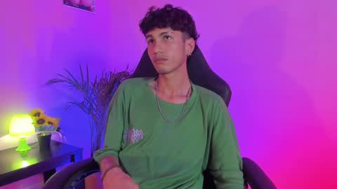 Snapshot of oliver_fast_ chatting on 12/04/24, 05:38 Oliver fast online show from 12/04/24, 05:38