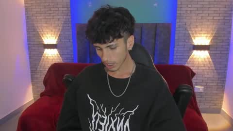 Snapshot of oliver_fast_ chatting on 12/04/24, 11:52 Oliver fast online show from 12/04/24, 11:52