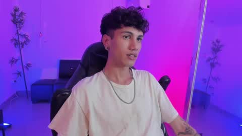 Snapshot of oliver_fast_ chatting on 12/05/24, 06:32 Oliver fast online show from 12/05/24, 06:32