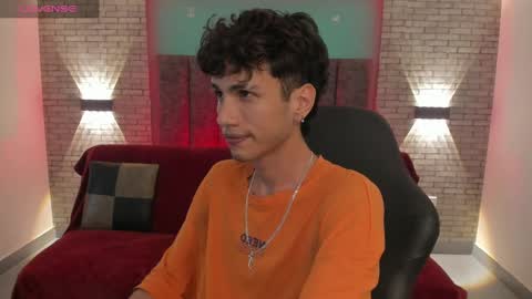 Snapshot of oliver_fast_ chatting on 12/12/24, 04:26 Oliver fast online show from 12/12/24, 04:26