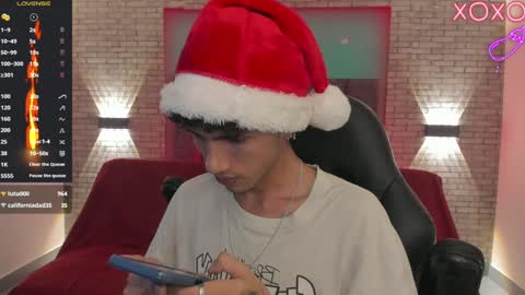 Snapshot of oliver_fast_ chatting on 12/13/24, 05:00 Oliver fast online show from 12/13/24, 05:00