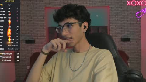 Snapshot of oliver_fast_ chatting on 12/26/24, 06:19 Oliver fast online show from 12/26/24, 06:19