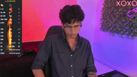 Snapshot of oliver_fast_ chatting on 01/08/25, 08:27 Oliver fast online show from 01/08/25, 08:27