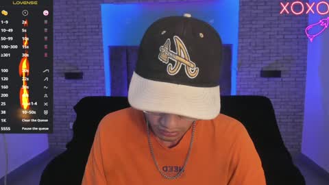 Snapshot of oliver_fast_ chatting on 01/18/25, 04:26 Oliver fast online show from 01/18/25, 04:26