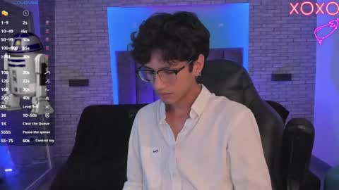 Snapshot of oliver_fast_ chatting on 01/23/25, 05:56 Oliver fast online show from 01/23/25, 05:56