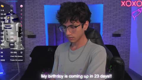 Snapshot of oliver_fast_ chatting on 01/24/25, 04:05 Oliver fast online show from 01/24/25, 04:05