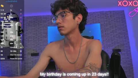 Snapshot of oliver_fast_ chatting on 01/24/25, 10:11 Oliver fast online show from 01/24/25, 10:11