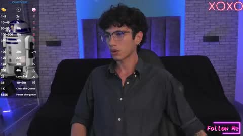 Snapshot of oliver_fast_ chatting on 01/25/25, 04:13 Oliver fast online show from 01/25/25, 04:13