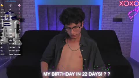 Snapshot of oliver_fast_ chatting on 01/25/25, 07:28 Oliver fast online show from 01/25/25, 07:28