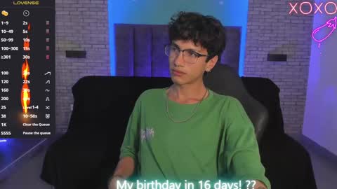 Snapshot of oliver_fast_ chatting on 01/30/25, 04:48 Oliver fast online show from 01/30/25, 04:48