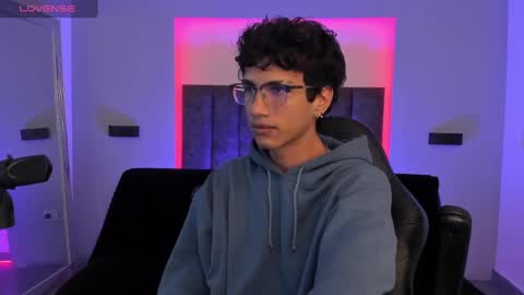 Snapshot of oliver_fast_ chatting on 02/05/25, 04:27 Oliver fast online show from 02/05/25, 04:27