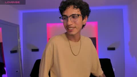 Snapshot of oliver_fast_ chatting on 02/13/25, 04:32 Oliver fast online show from 02/13/25, 04:32