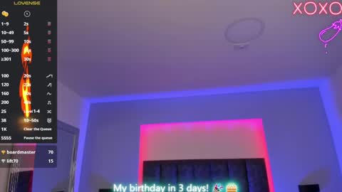 Snapshot of oliver_fast_ chatting on 02/13/25, 10:44 Oliver fast online show from 02/13/25, 10:44