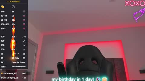 Snapshot of oliver_fast_ chatting on 02/15/25, 11:28 Oliver fast online show from 02/15/25, 11:28