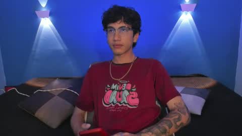 Snapshot of oliver_fast_ chatting on 03/01/25, 08:13 Oliver fast online show from 03/01/25, 08:13