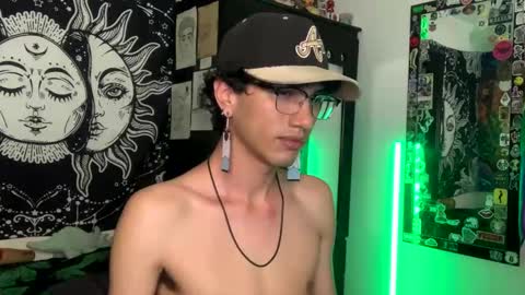 Snapshot of oliver_fast_ chatting on 10/04/25, 03:59 Oliver fast online show from 10/04/25, 03:59