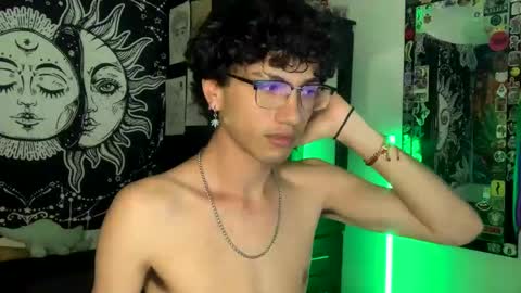 Snapshot of oliver_fast_ chatting on 10/05/25, 05:06 Oliver fast online show from 10/05/25, 05:06