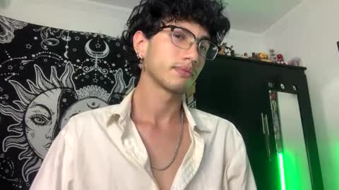 Snapshot of oliver_fast_ chatting on 10/14/25, 07:42 Oliver fast online show from 10/14/25, 07:42