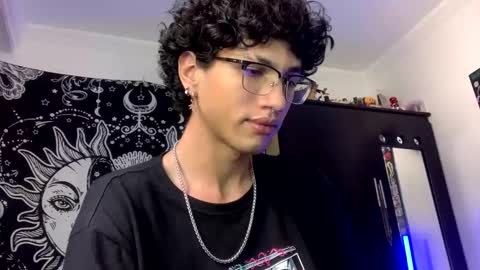 Snapshot of oliver_fast_ chatting on 10/16/25, 04:19 Oliver fast online show from 10/16/25, 04:19