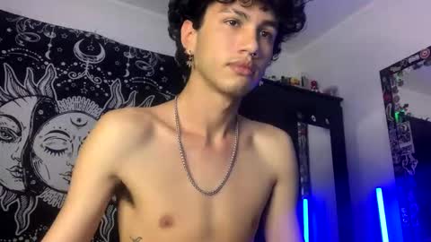 Snapshot of oliver_fast_ chatting on 10/19/25, 02:45 Oliver fast online show from 10/19/25, 02:45