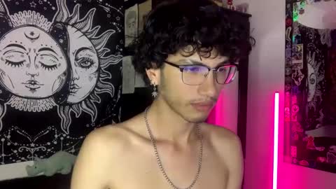 Snapshot of oliver_fast_ chatting on 10/22/25, 07:30 Oliver fast online show from 10/22/25, 07:30