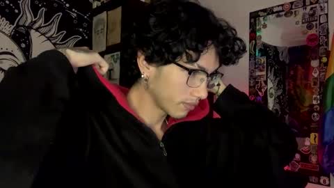 Snapshot of oliver_fast_ chatting on 10/27/25, 08:18 Oliver fast online show from 10/27/25, 08:18